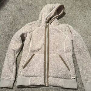 Women’s Northface fitted Sherpa jacket.